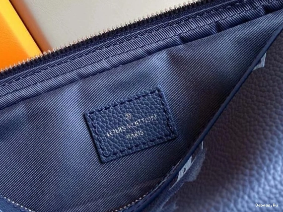 LOUIS TRIO VUITTON MESSENGER 0109